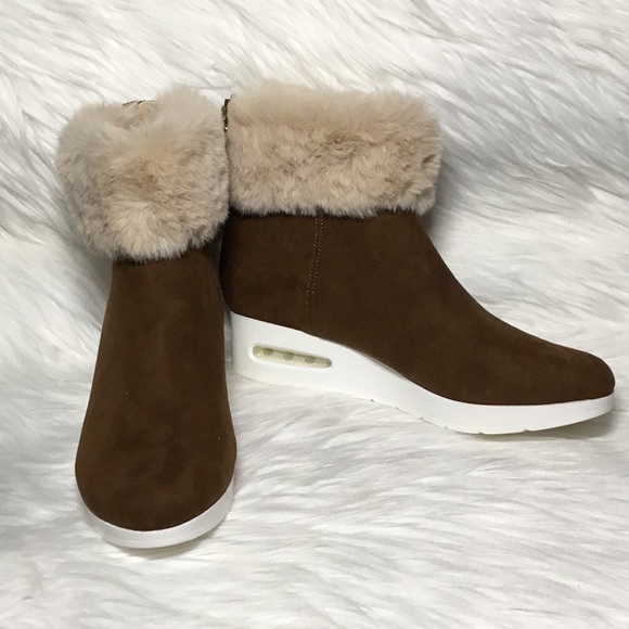 DKNY Womens Abri Faux Suede Faux Fur Wedge Booties, Luggage, 9.5 - NWT! - Picture 2 of 8